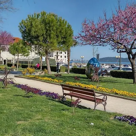 Apartment Ll S Pogledom I Izmedu Splita I Trogira Su Dalmacija Hrvatska