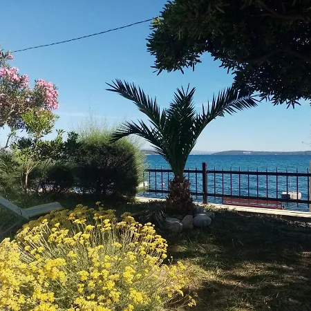 Ll S Pogledom I Izmedu Splita I Trogira Su Dalmacija Hrvatska Kastela