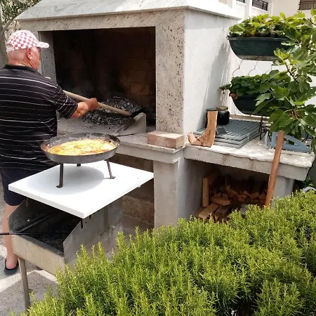 Apartment Ll S Pogledom I Izmedu Splita I Trogira Su Dalmacija Hrvatska *