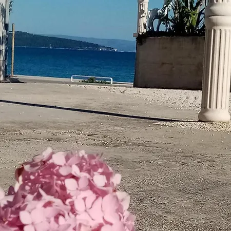 Apartment Ll S Pogledom I Izmedu Splita I Trogira Su Dalmacija Hrvatska Kastela