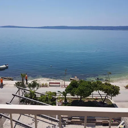 Ll S Pogledom I Izmedu Splita I Trogira Su Dalmacija Hrvatska Kastela
