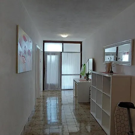 Ll S Pogledom I Izmedu Splita I Trogira Su Dalmacija Hrvatska Apartment Kastela